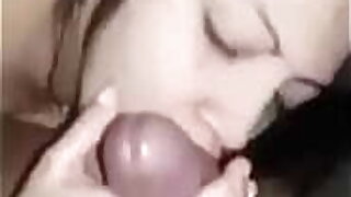 Desi pakistani  Lahore Girl sucking Cock in hotel MMS Leaked