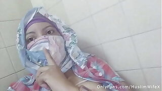 Real Arab Ø¹Ø±Ø¨ ÙˆÙ‚Ø­Ø© ÙƒØ³ Mom Sins In Hijab By Squirting Her Muslim Pussy On Webcam ARABE RELIGIOUS SEX